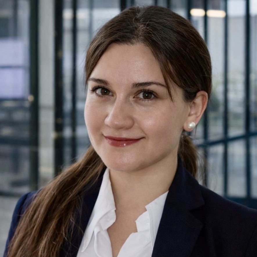 Foto profesional de Nicole Olate S.J., Consultora en Adopción Comercial